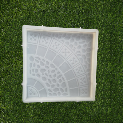 Das Straßen-Ineinander greifen deckt Gummiplastikgröße der straßenbetoniermaschinen-Form-25*25*4.5cm mit Ziegeln